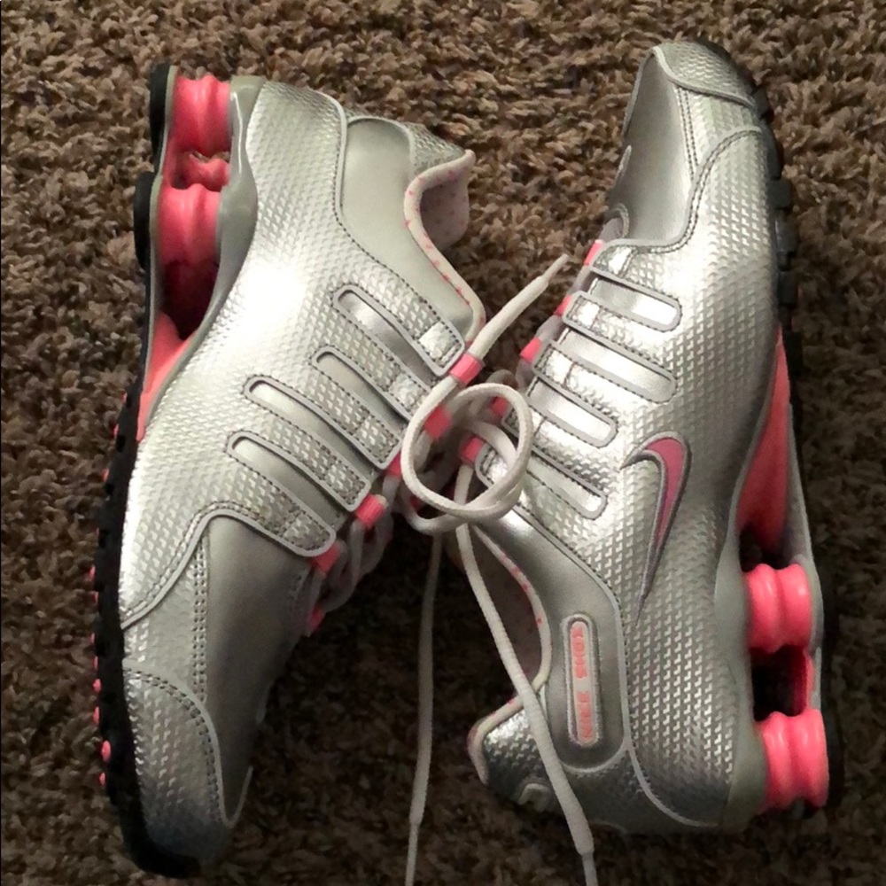 Women’s Nike Shox NZ Cool Grey NWOT